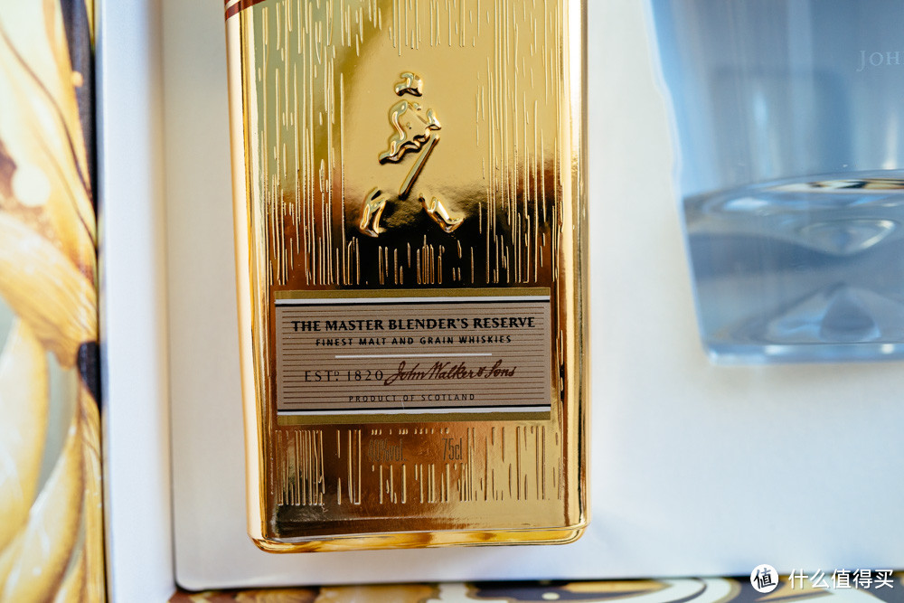 JOHNNIE WALKER 金牌珍藏威士忌750ml Tristan Eaton限量版礼盒