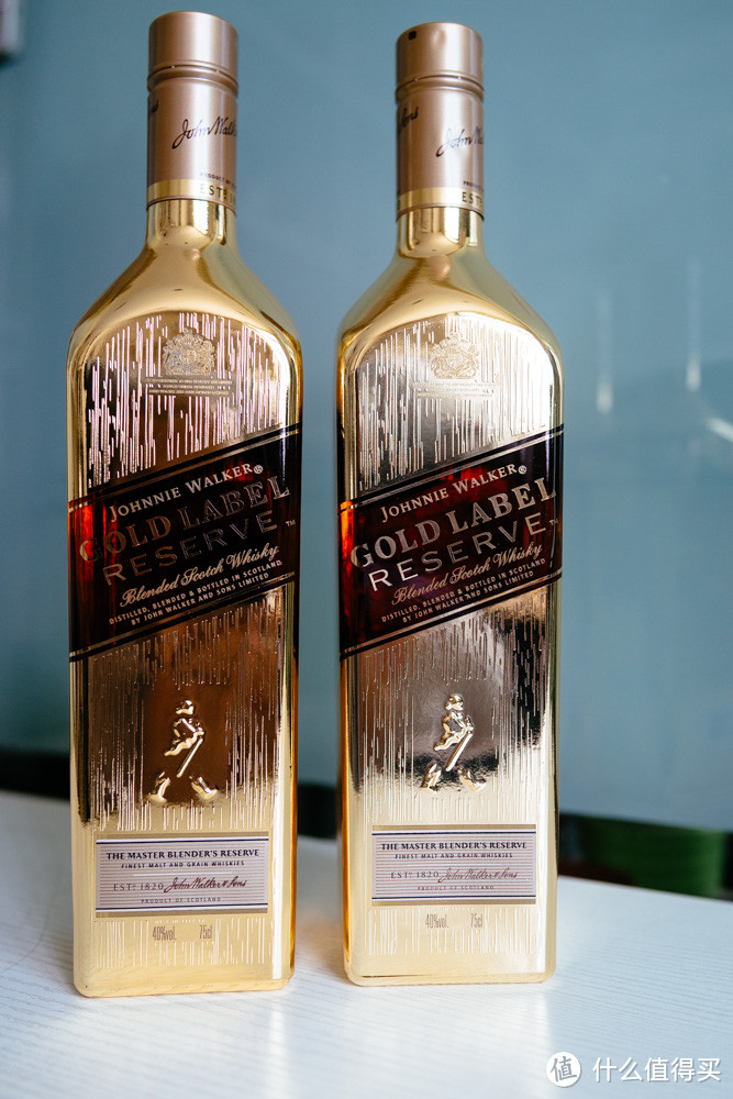 JOHNNIE WALKER 金牌珍藏威士忌750ml Tristan Eaton限量版礼盒