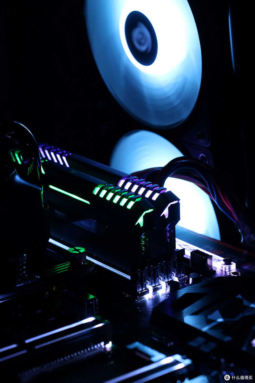 i5-8600K 大战 i7-7700K,价格相当如何选?