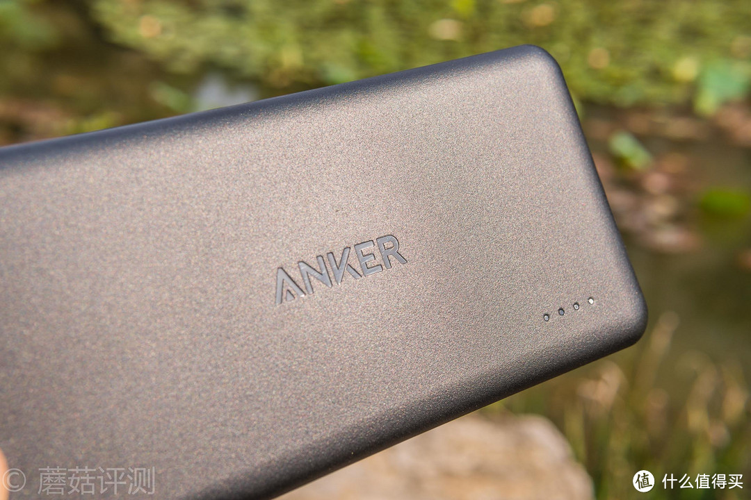 柔软与坚硬具备—Anker A1261 PowerCore II Slim 10000 枪炮玫瑰 移动电源 开箱