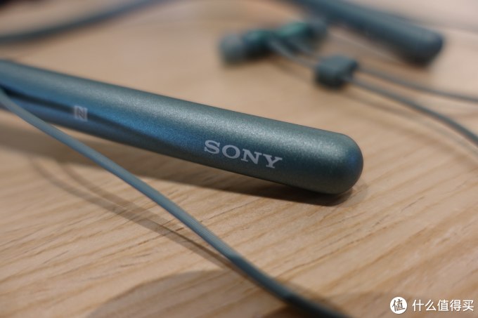 新老对决：SONY 索尼 WI-H700 VS SONY 索尼 MDR-EX750BT 蓝牙耳机