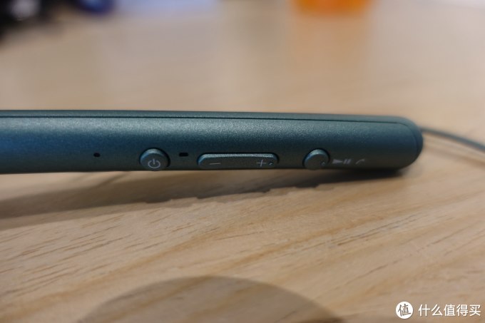 新老对决：SONY 索尼 WI-H700 VS SONY 索尼 MDR-EX750BT 蓝牙耳机