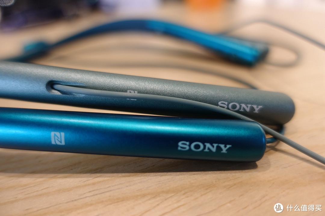 新老对决：SONY 索尼 WI-H700 VS SONY 索尼 MDR-EX750BT 蓝牙耳机