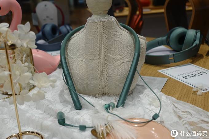 新老对决：SONY 索尼 WI-H700 VS SONY 索尼 MDR-EX750BT 蓝牙耳机