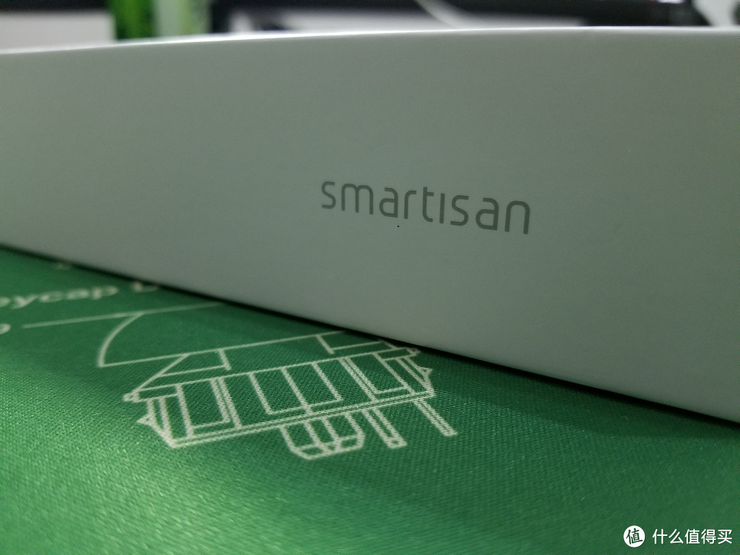 为远在部队的表弟购入的酒红色smartisan 锤子科技 坚果Pro 手机 开箱