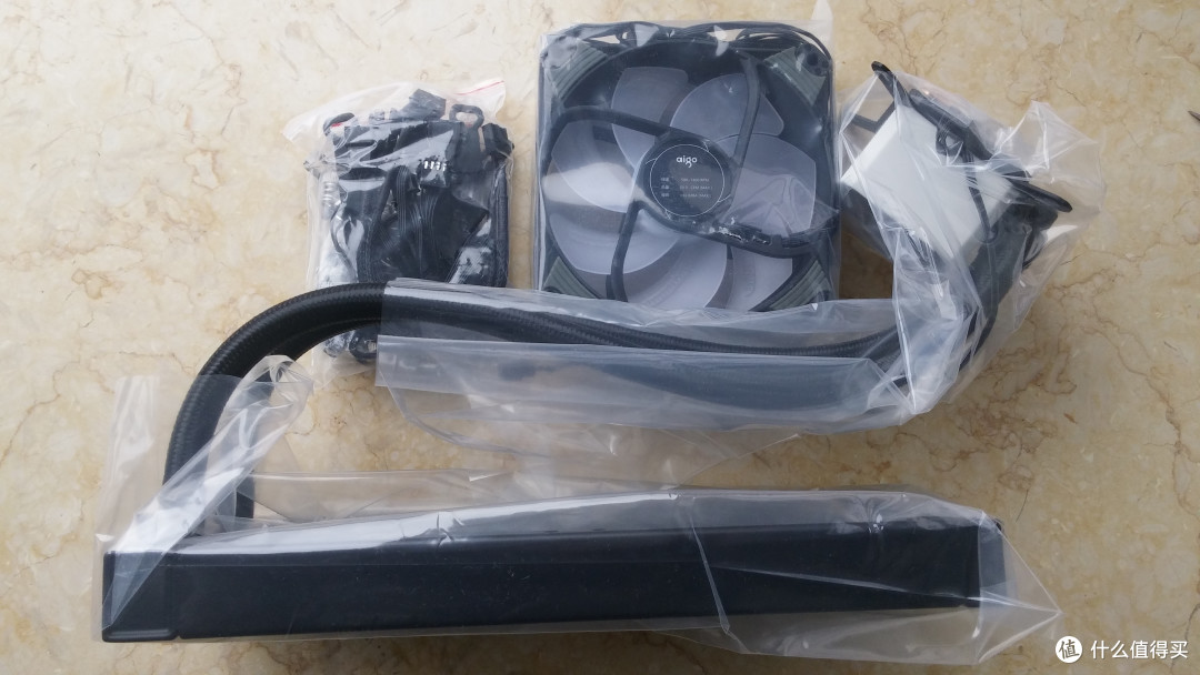aigo 爱国者 冰魄T240 一体式水冷装机 开箱