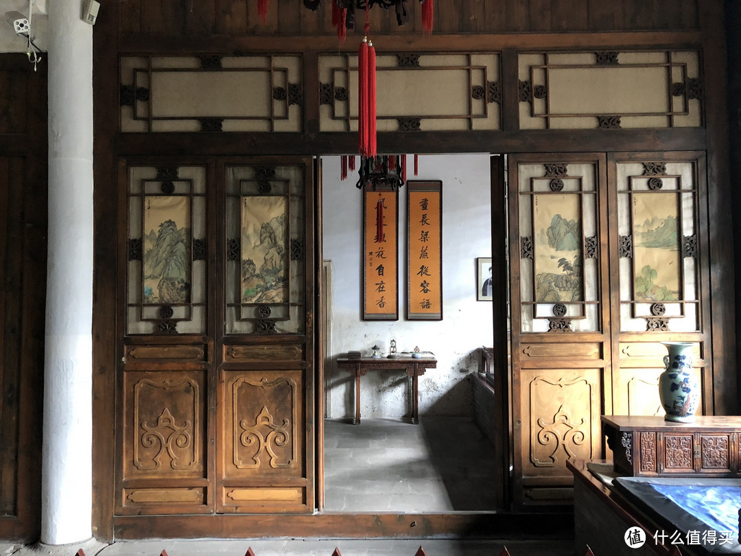 ▼东西两侧的厢房则展示了古代官宦人家的生活习俗.