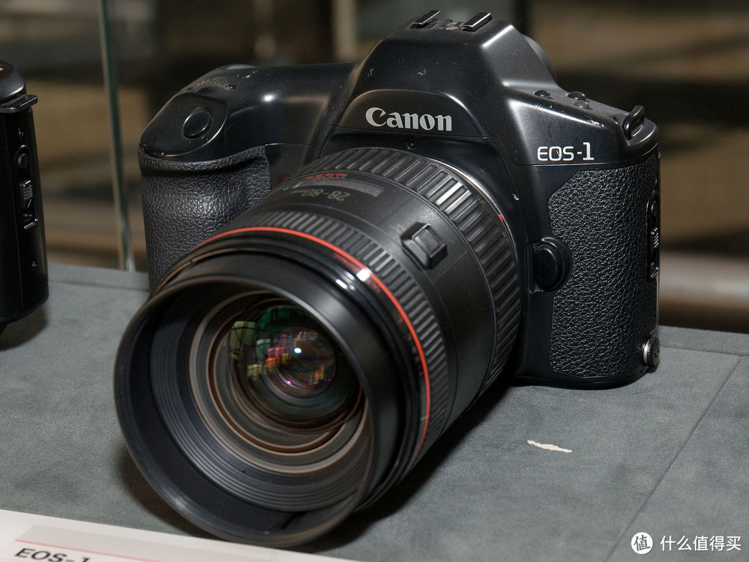 Canon EOS-1