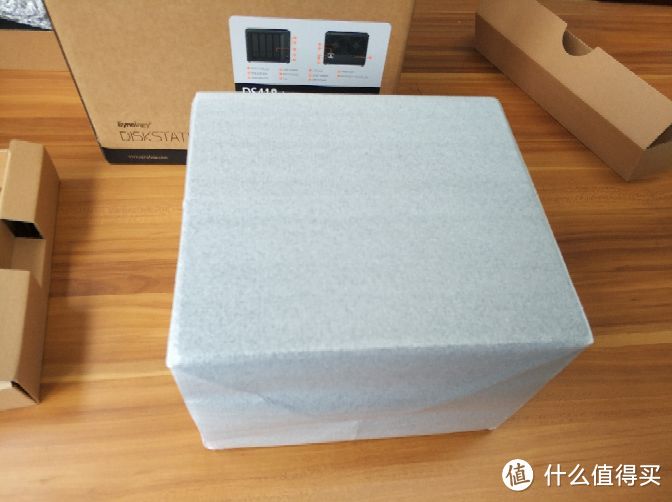 Synology 群晖 DS418play 网络存储器 开箱+选择原因分析