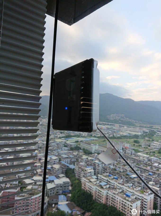 小众的刚需,窗宝Ecovacs 科沃斯 w833 擦窗机器人 开箱
