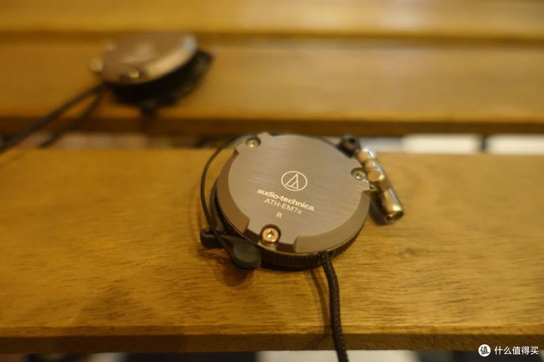 买完就后悔系列：￼￼audio-technica 铁三角 ATH-EM7X 耳挂式耳机 开箱评测