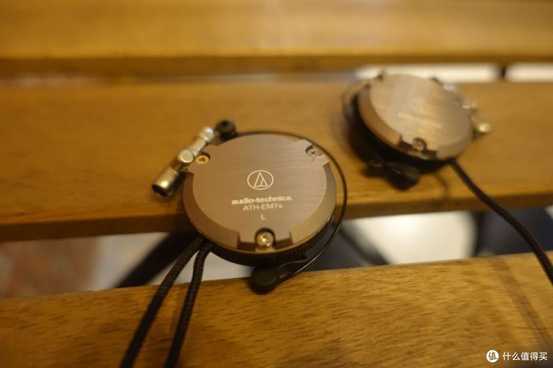 买完就后悔系列：￼￼audio-technica 铁三角 ATH-EM7X 耳挂式耳机 开箱评测