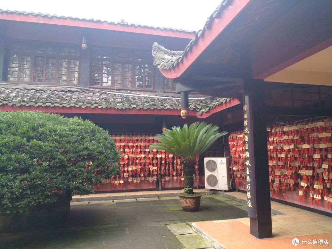 徒步峨眉山