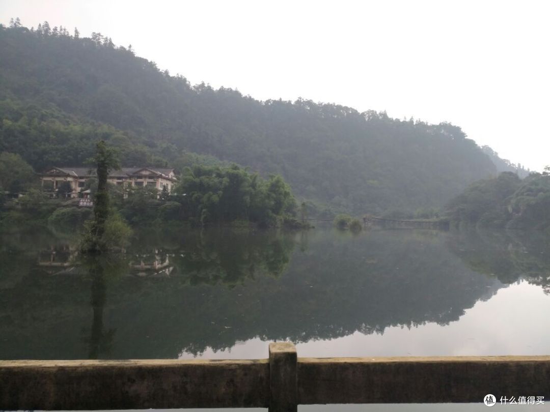 徒步峨眉山