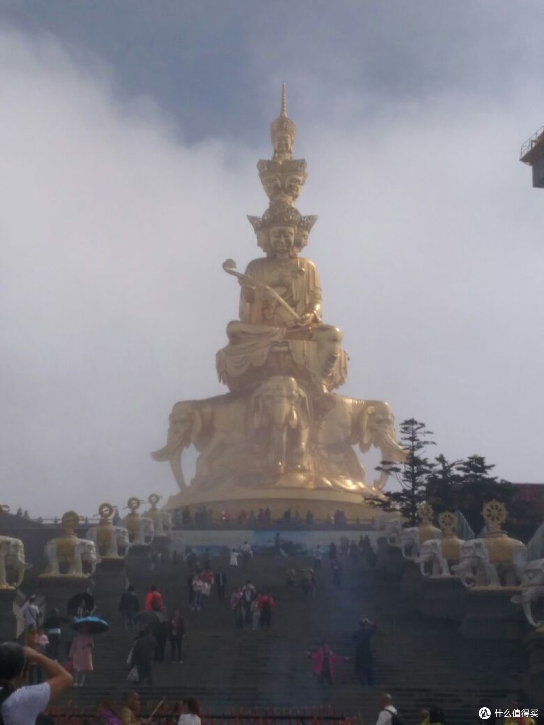 徒步峨眉山