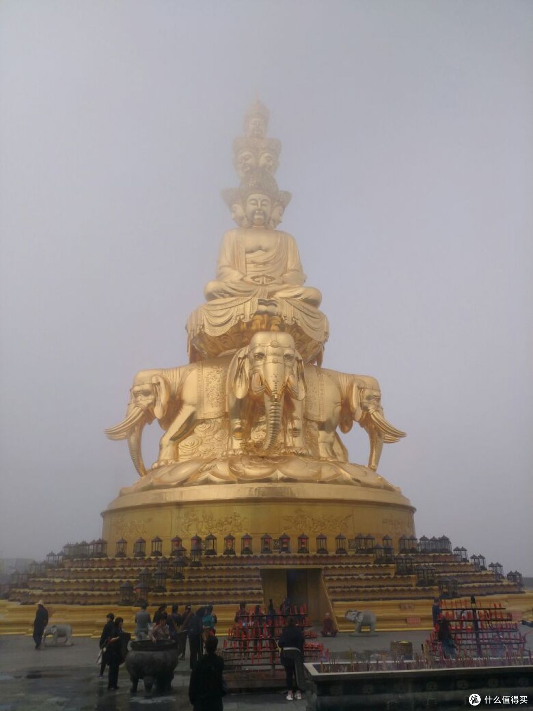 徒步峨眉山