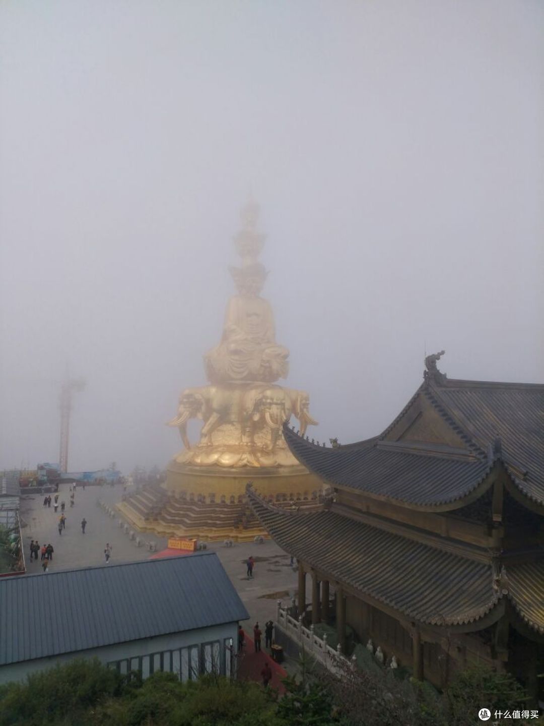 徒步峨眉山