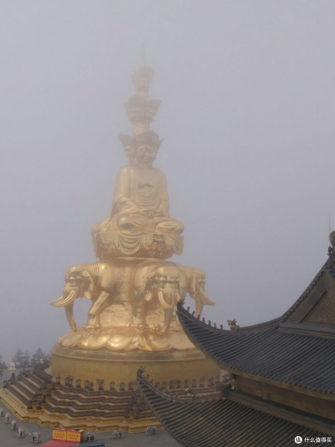 徒步峨眉山