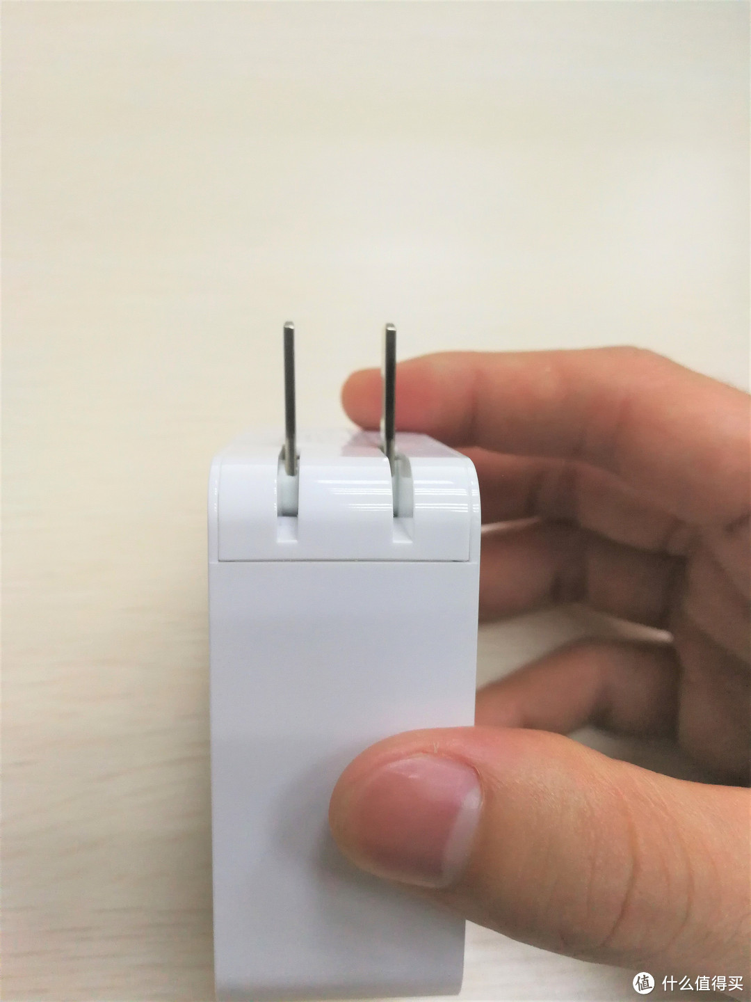有颜又实用?-简评网易智造USB-C电源适配器