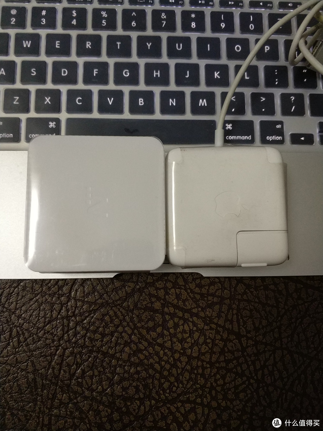 智能生活,充电器只需要一个就购了——轻评测网易智造USB-C电源适配器