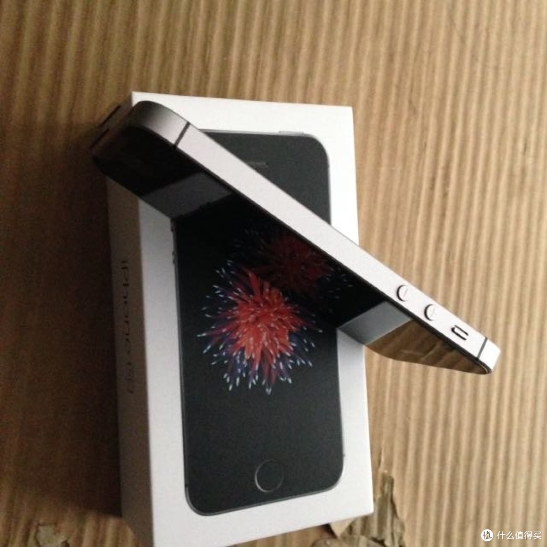 #原创新人# 沃尔玛 ATT版 Apple 苹果 iPhone SE 手机 到了!解锁无门,不,我们还可以在网6月后官解呢