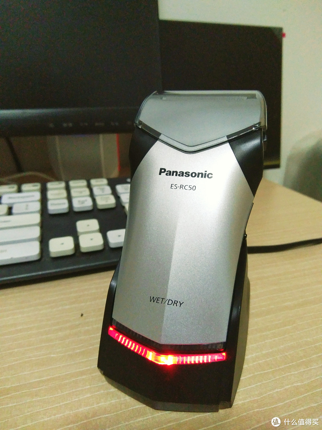 小巧便携的男士出行必备——Panasonic松下ES-RC50-S 电动剃须刀