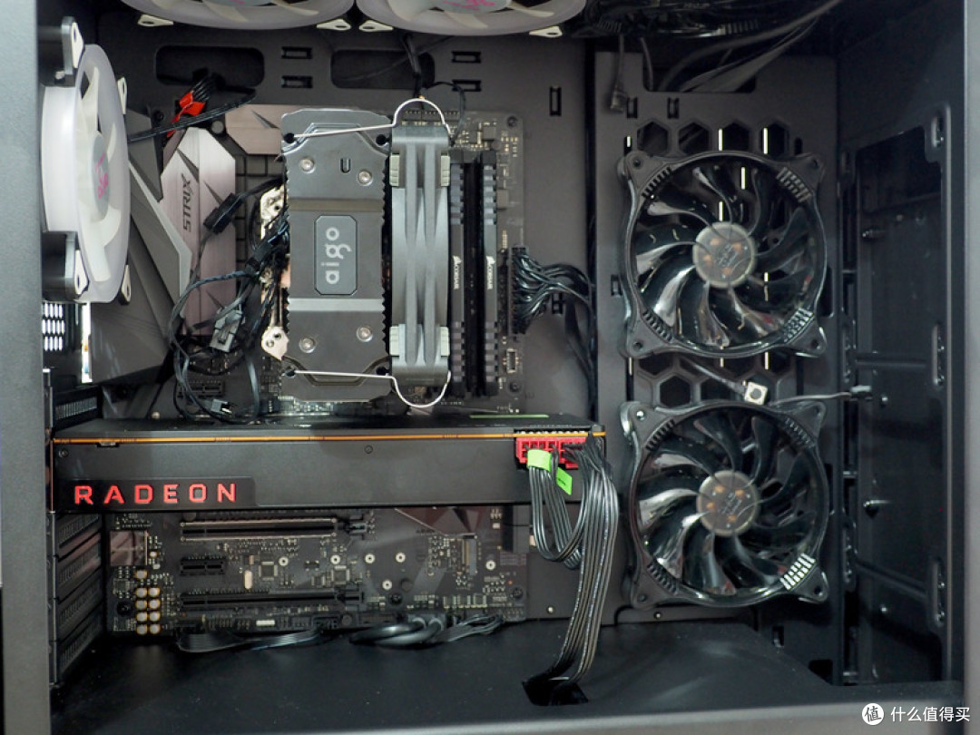 为了跟朋友组团“吃鸡”—Ryzen5 1600 +ASUS ROG STRIX X370F+RX VEGA 64 & 冰魄炫光机电套 开箱简晒