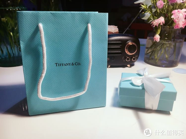 简单设计 简单生活：Tiffany&co T系列微笑吊坠项链  T字手镯