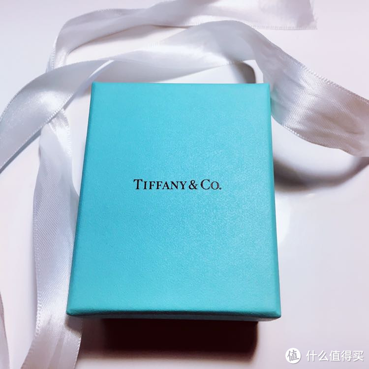 简单设计 简单生活：Tiffany&co T系列微笑吊坠项链  T字手镯