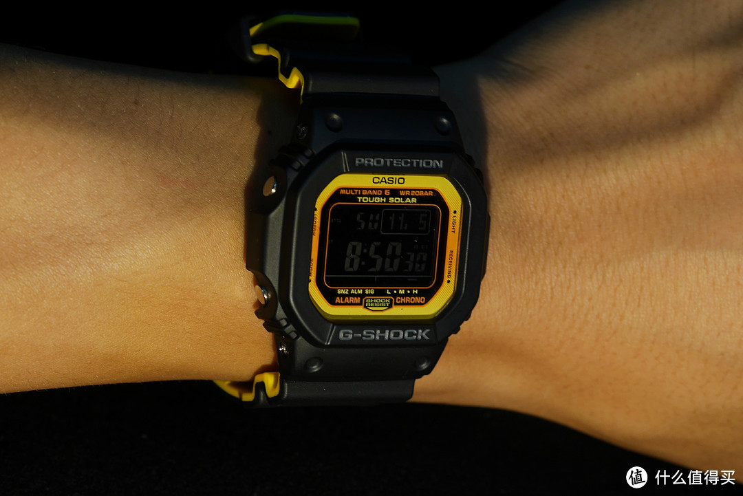 #晒单大赛#硬碰硬撞色方块 CASIO 卡西欧  G-Shock GW-M5610BY-1 光动能电波手表