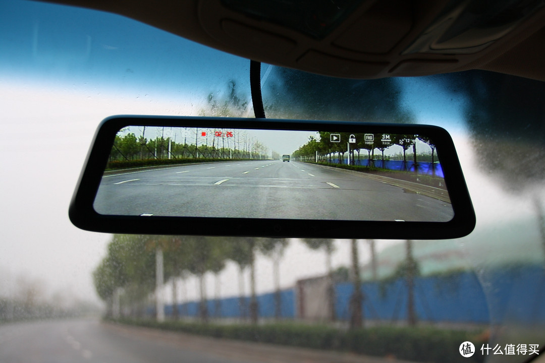 善领4G数字后视镜—让驾驶更安全，但细节仍需改善