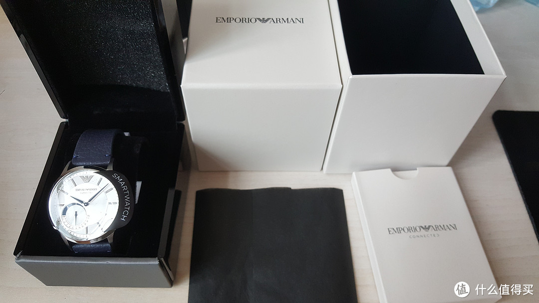 Emporio Armani阿玛尼 蓝色皮革表带 智能手表 初体验