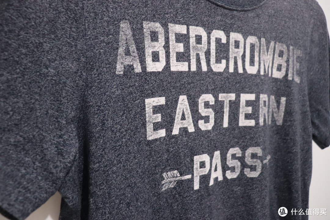 #晒单大赛#反季囤货Abercrombie & FitchT恤，修身出街好搭档，附真人尺码上身效果实拍