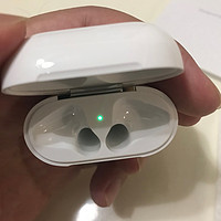 苹果 AirPods 耳机使用总结(配对|传感器|麦克风|佩戴|音质)