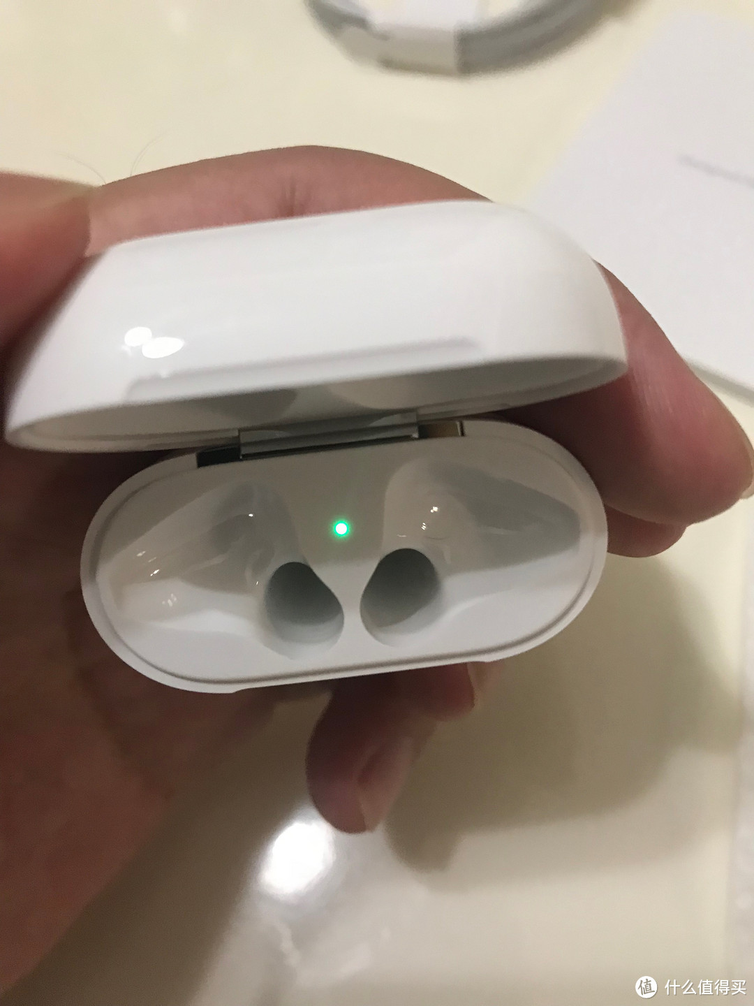 #原创新人# 也许是2017年最后一个Apple 苹果 AirPods 耳机 的非正经开箱测评