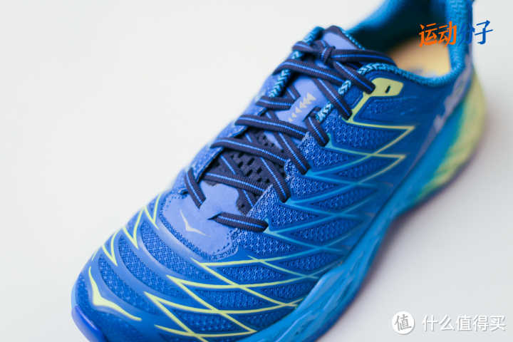 HOKA ONE ONE Clifton 4 VS Clayton 2 对比评测：厚实和轻快，硬弹和柔软