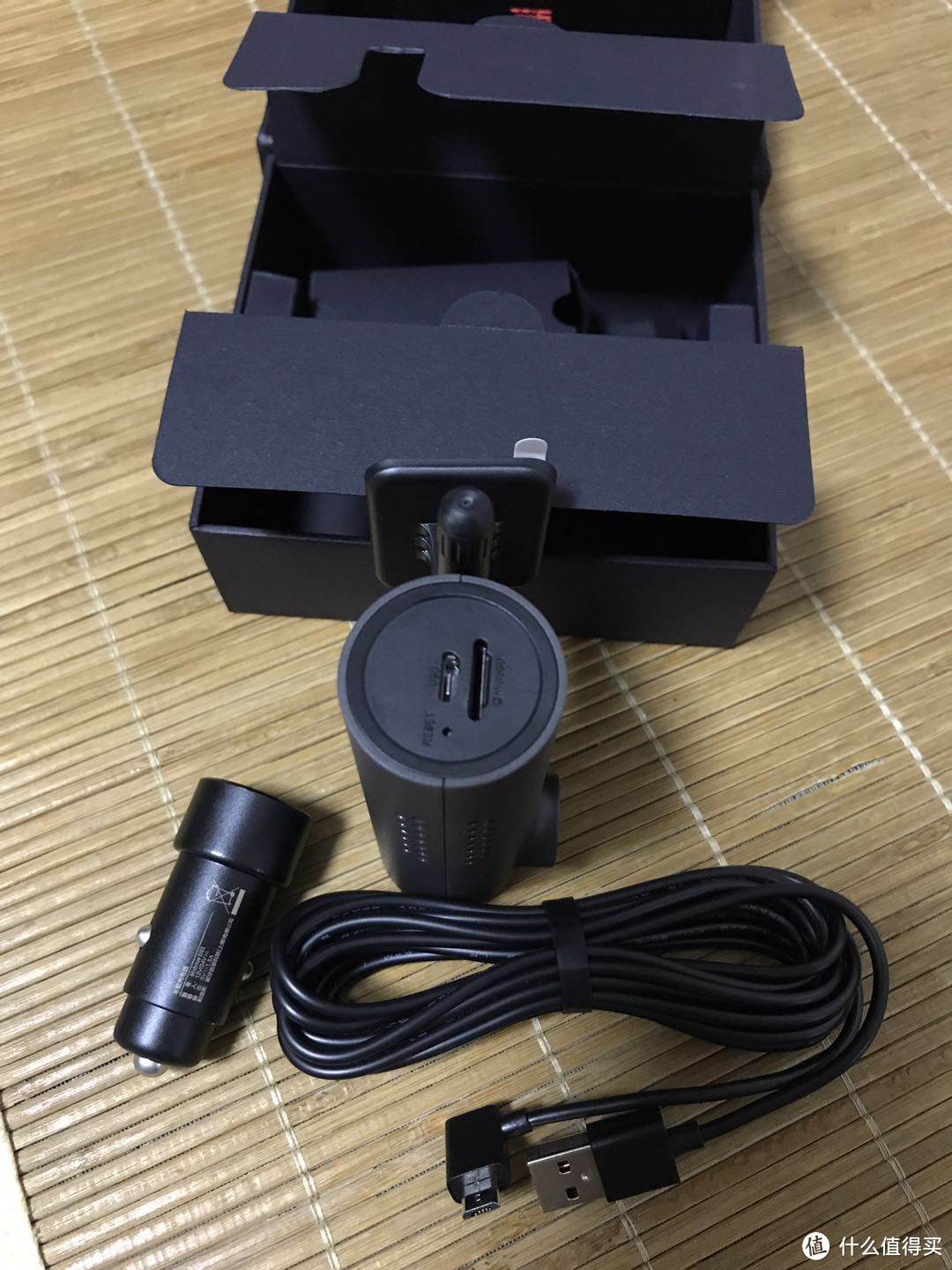 便宜一样有好货！70迈 Midrive D01 智能行车记录仪