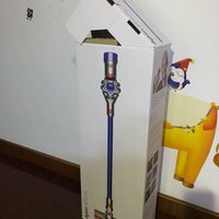 戴森 V8 fluffy 手持吸尘器外观展示(充电挂座|马达头|吸头)