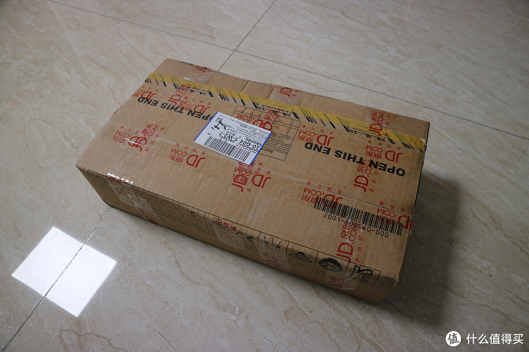京东送来的快递包裹,我还比较幸运,有个大纸箱子包裹