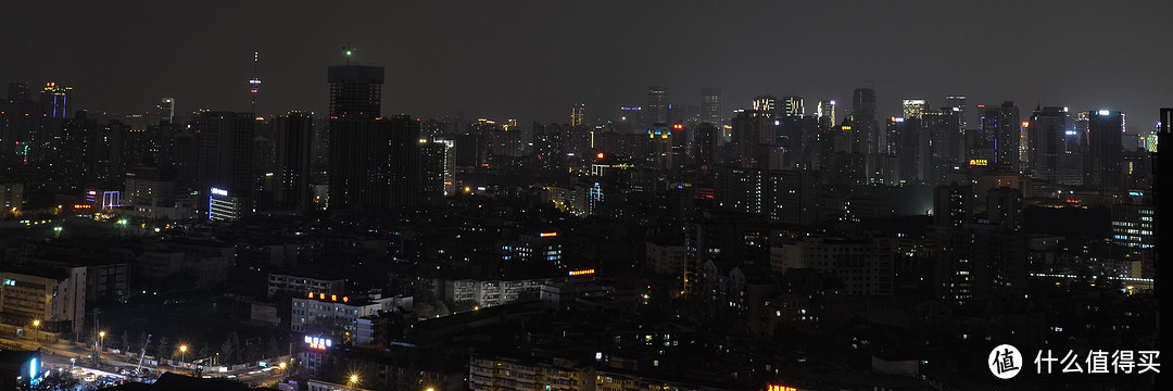 成都夜景（西北偏北方向） F16 15秒 ISO100 有裁切