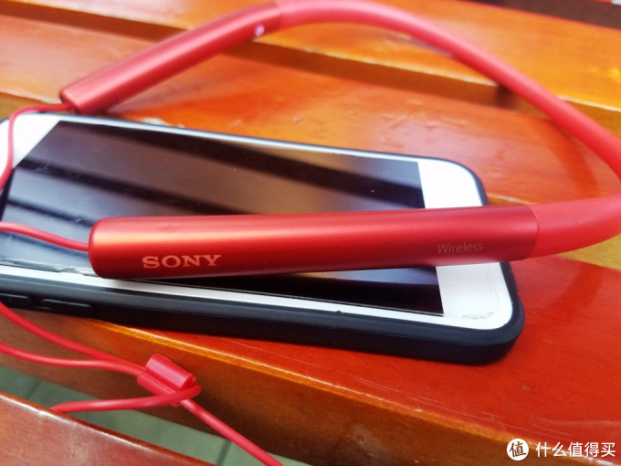 索尼的那一抹朱砂红,sony 索尼 MDR-EX750BT 入耳式无线蓝牙耳机 初体验