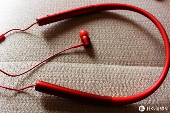 索尼的那一抹朱砂红,sony 索尼 MDR-EX750BT 入耳式无线蓝牙耳机 初体验