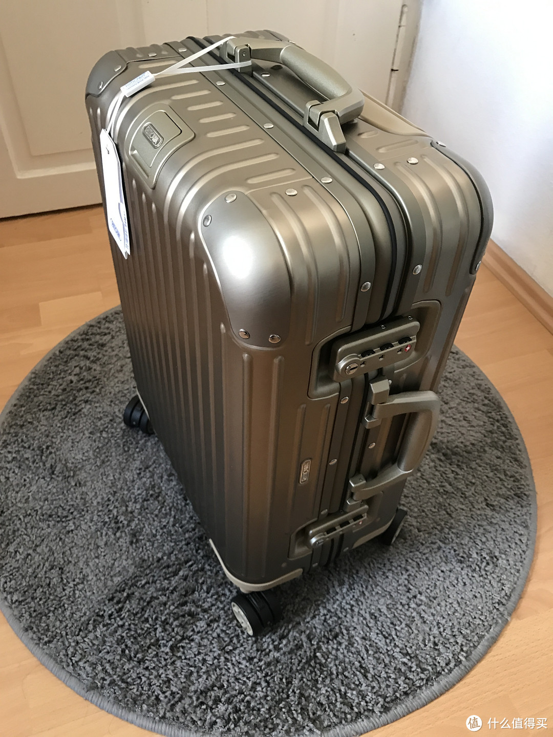 白银换真金—RIMOWA  TOPAS TITANIUM 53 登机箱开箱晒单