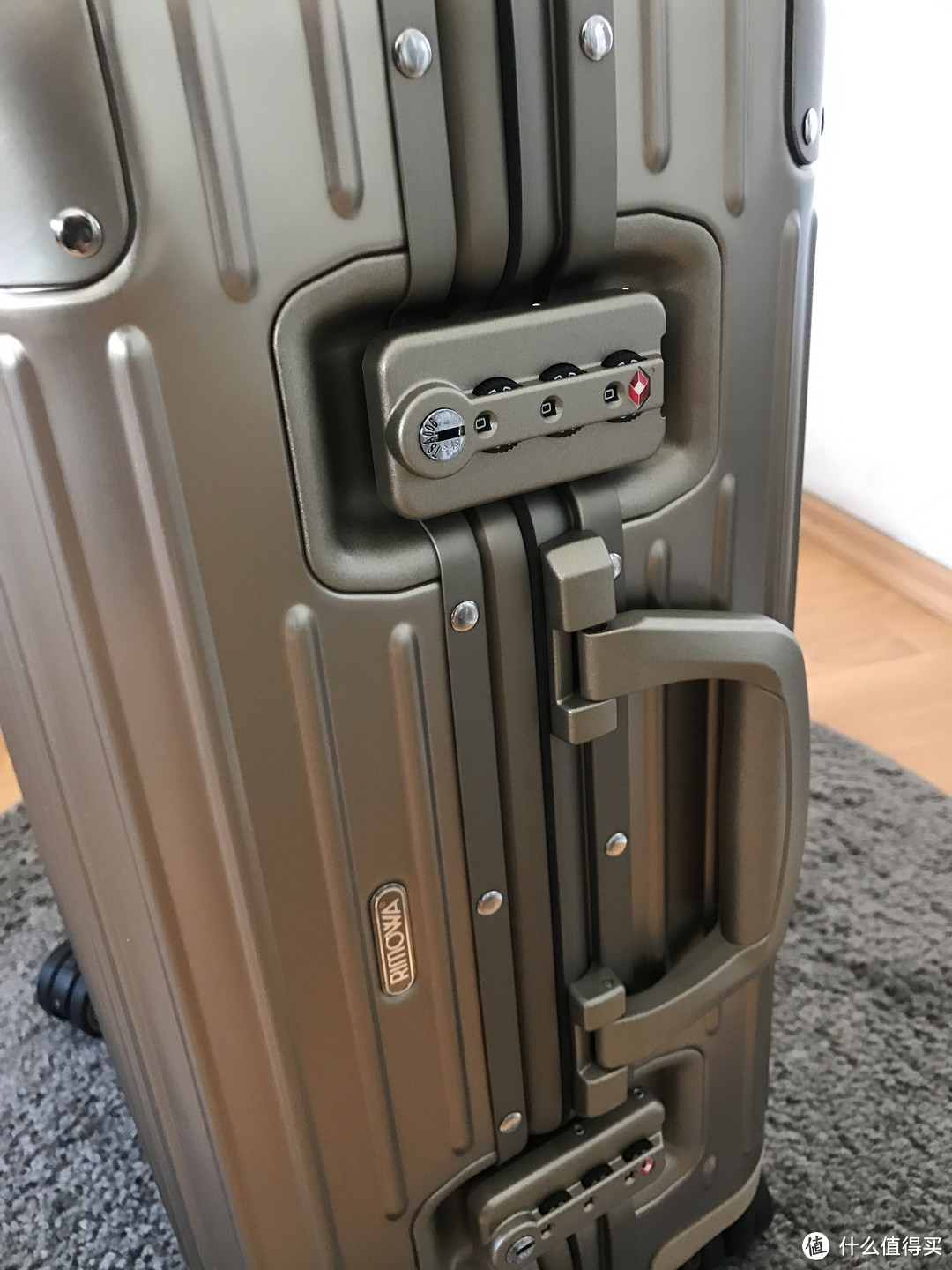 白银换真金—RIMOWA TOPAS TITANIUM 53 登机箱开箱晒单