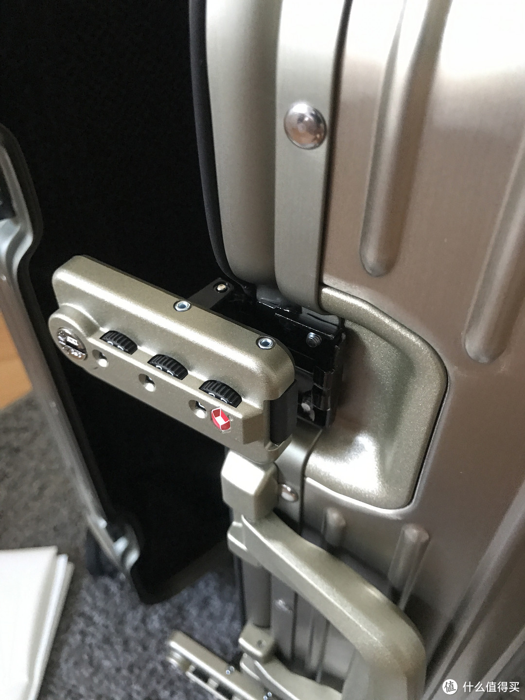 白银换真金—RIMOWA  TOPAS TITANIUM 53 登机箱开箱晒单