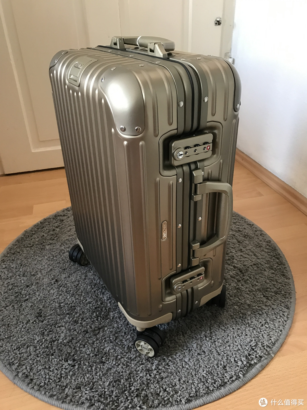 白银换真金—RIMOWA  TOPAS TITANIUM 53 登机箱开箱晒单