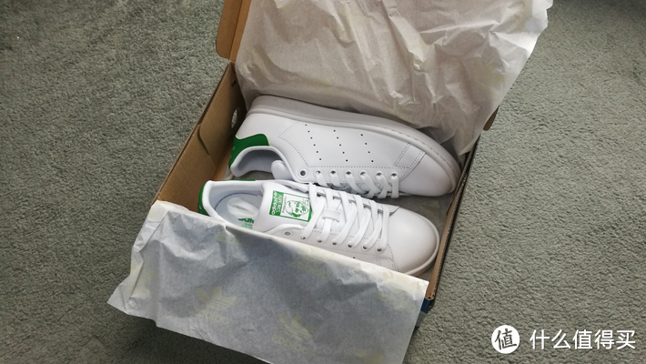 虽然已烂大街，但鞋柜依然必备  ADIDAS 阿迪达斯 三叶草 STAN SMITH 骑士绿（M20324） 休闲鞋