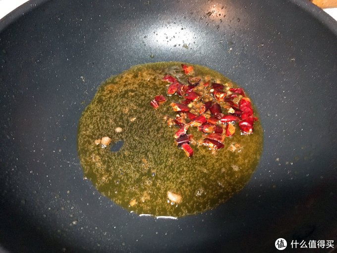 初冬暖阳天里，来份干锅牛蛙