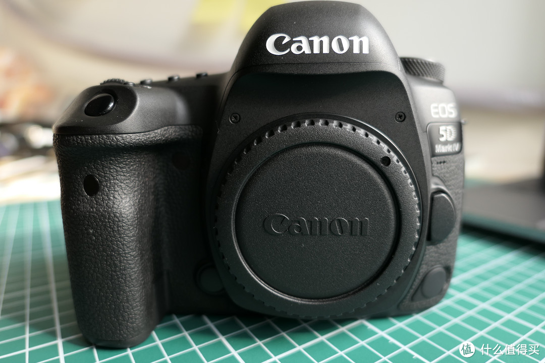 剁手CANON 佳能 EOS 5D Mark IV 单反相机值吗？（360°无死角开箱）