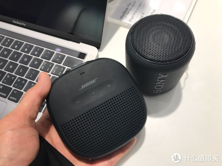 #原创新人# 运动男对比Sony 索尼 SRS-XB10、Bose SoundLink Micro蓝牙防水音箱及各种跑题（附真人秀）